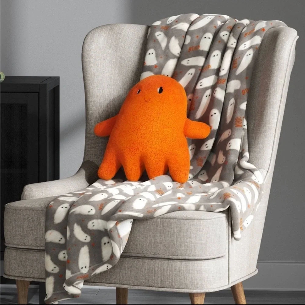 Hyde & Eek Boutique Grey with White Ghost Throw Blanket